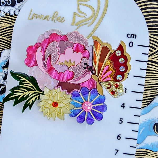 Suteki Brooch
