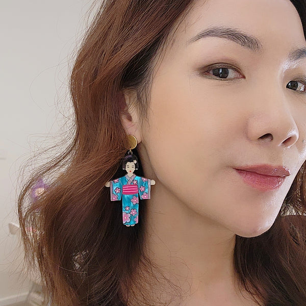 Akiko Dangle Earrings