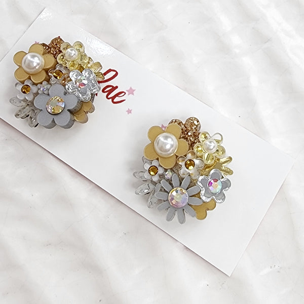 Flower Bouquet Stud Earrings - 014