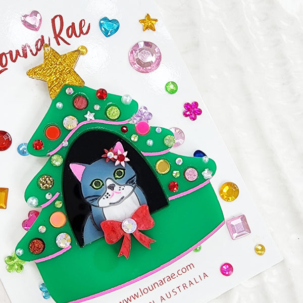 Cat in Chritmas Tree House Brooch